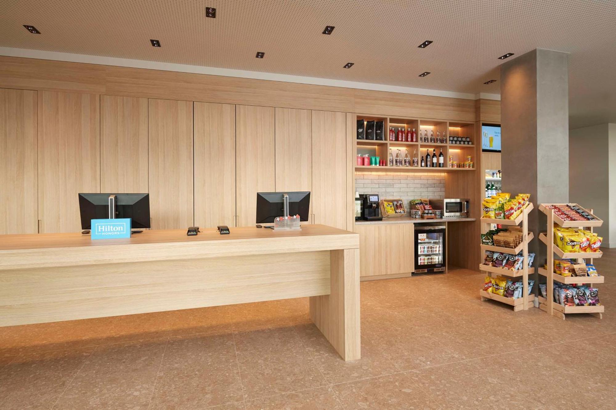 Hilton Garden Inn Busselton Exterior photo